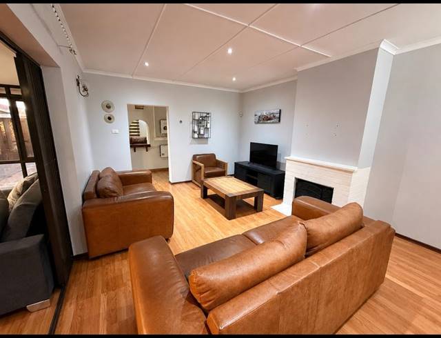 6 BEDROOM HOUSE FOR SALE IN EPWORTH
